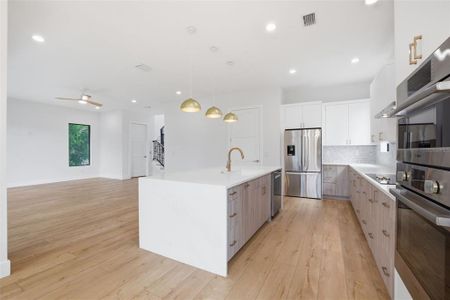 New construction Single-Family house 1943 Shore Acres Blvd Ne, St. Petersburg, FL 33703 - image 9