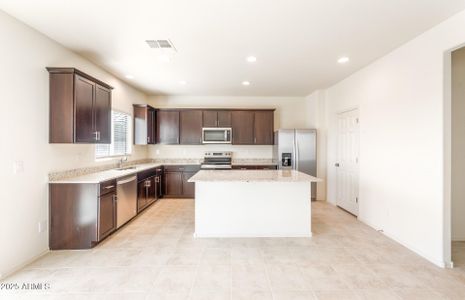 New construction Single-Family house 42835 W Peters Dr, Maricopa, AZ 85138 Sunflower- photo 3 3