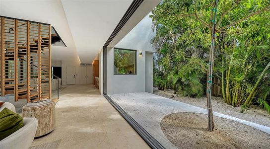 New construction Single-Family house 1642 Bahia Vista St, Sarasota, FL 34239 - image