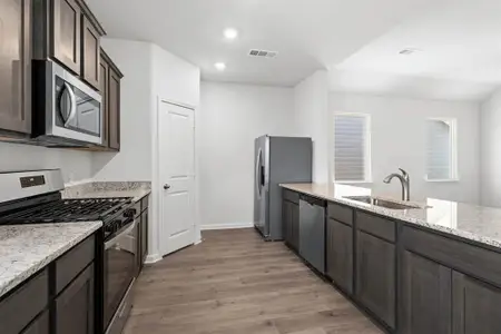 New construction Single-Family house 1533 Harvester Dr, Fort Worth, TX 76140 - image