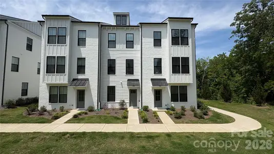 New construction Townhouse house 5009 Layman Dr, Charlotte, NC 28226 - image