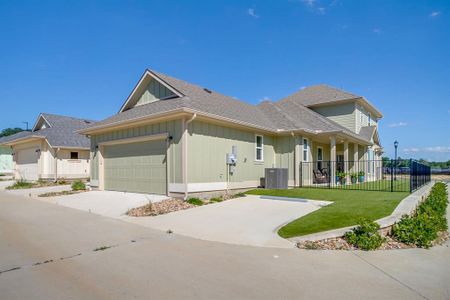 New construction Single-Family house 104 Cardinal Woods Ct, Granbury, TX 76049 - image
