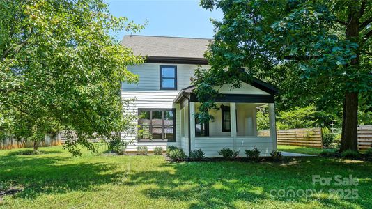 New construction Single-Family house 5511 Milhaven Ln, Charlotte, NC 28269 - image