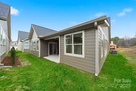 New construction Townhouse house 831B Wynnshire Dr, Hickory, NC 28601 - image 4