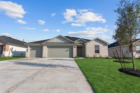 New construction Single-Family house 1035 Great Barracuda Ln, Alvin, TX 77511 Fairfield- photo 0