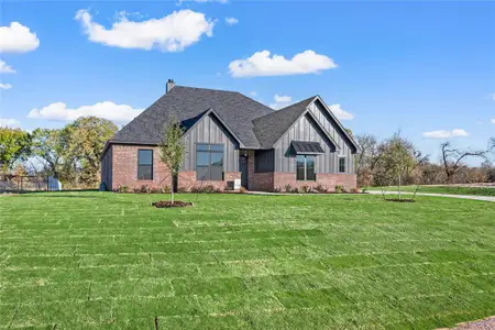 New construction Single-Family house 1033 Silver Sage Trl, Weatherford, TX 76085 - image