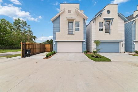 New construction Single-Family house 1047 Glenn Avenue, Houston, TX 77088 - photo 0