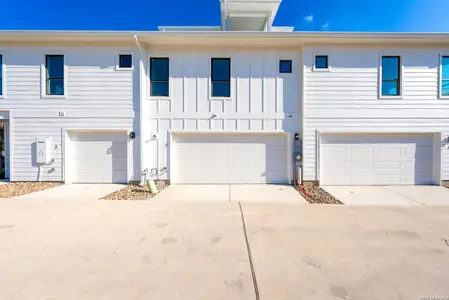 New construction Townhouse house 503 Burrus Pl, San Antonio, TX 78210 - image 3