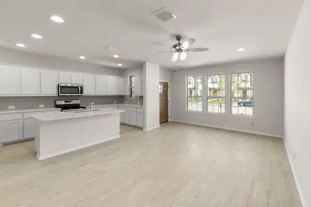 New construction Townhouse house 4601 Avion Dr, Sanger, TX 76266 plan Livingston - image 12