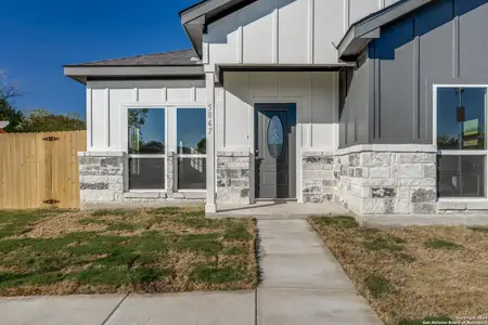 New construction Single-Family house 5847 Tree View St, San Antonio, TX 78220 - photo 0