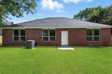 New construction Single-Family house 704 W Grove St, Terrell, TX 75160 - image