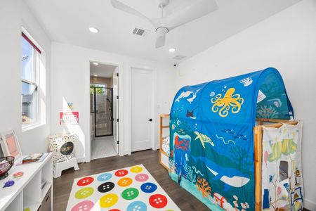 New construction Single-Family house 424 Redan St, Houston, TX 77009 - image 8