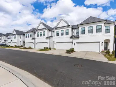New construction Townhouse house 6033 Mariemont Cir, Charlotte, NC 28226 - image