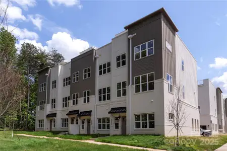New construction Townhouse house 3409 Holabird Ln, Unit 11, Charlotte, NC 28208 null- photo 0