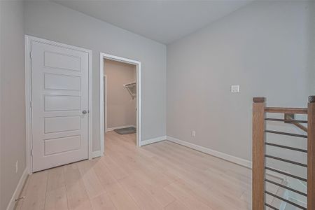 New construction Single-Family house 8917 Grovner Pl, Houston, TX 77055 - image 18