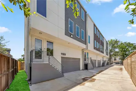 New construction Single-Family house 1111 W 21st St, Houston, TX 77008 - image