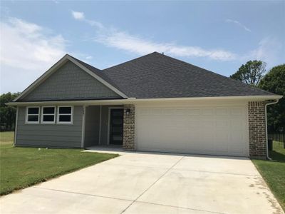 New construction Single-Family house 1407 S Clements St, Gainesville, TX 76240 null- photo 12 12