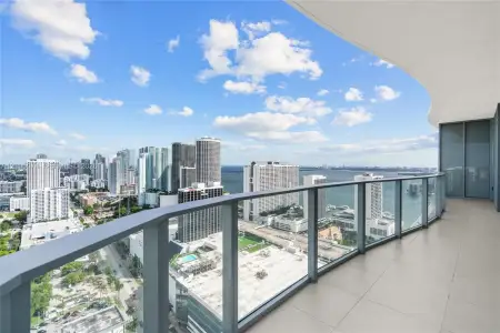 New construction Condo house 1400 Biscayne Blvd, Unit 3407, Miami, FL 33132 - image
