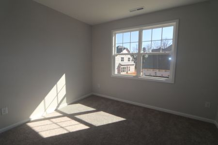 New construction Townhouse house 3193 Mission Olive Pl, New Hill, NC 27562 Hazelnut - Townhome Series- photo 67 67