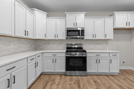 New construction Single-Family house 83 Hay Field Dr, Lillington, NC 27546 plan The Azalea - image 9