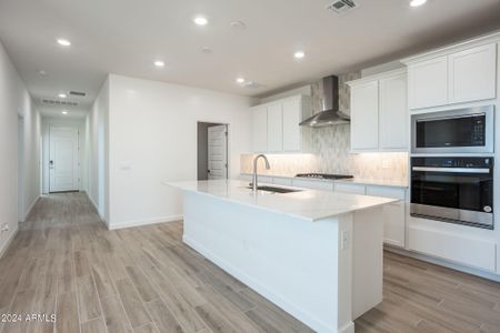 New construction Single-Family house 7432 W Quail Track Dr, Peoria, AZ 85383 Barstown- photo 7 7