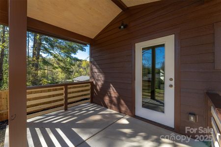 New construction Single-Family house 119 N Bear Creek Rd, Asheville, NC 28806 - image