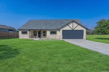 New construction Single-Family house 185 E Medium Mdw, Lytle, TX 78052 - image