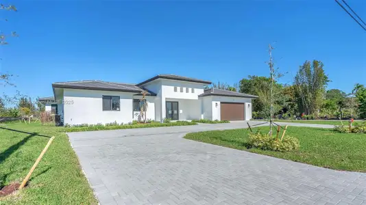 New construction Single-Family house 15455 Sw 232 St, Miami, FL 33170 - image