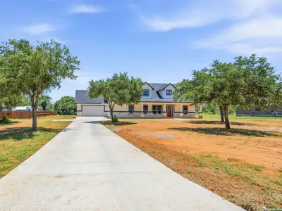 New construction Single-Family house 117 W Short Meadow Dr, Lytle, TX 78052 - image