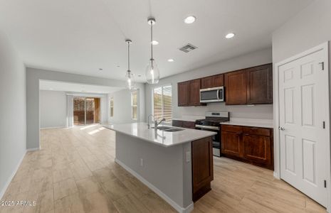 New construction Single-Family house 13593 W Calle De Pompas, Peoria, AZ 85383 Hewitt II- photo 6 6