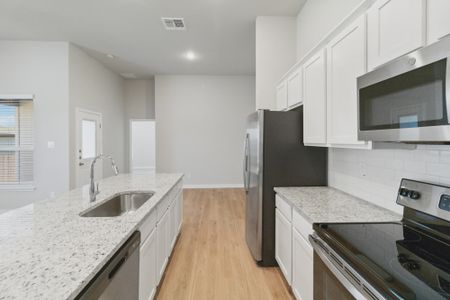 New construction Duplex house 125 Nespral Dr, San Antonio, TX 78253 plan Duplex 1676 - image 6