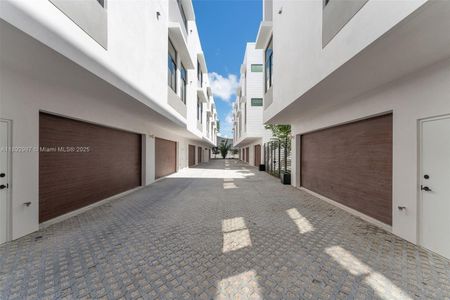 New construction Townhouse house 531 NE 61st St, Miami, FL 33137 - image
