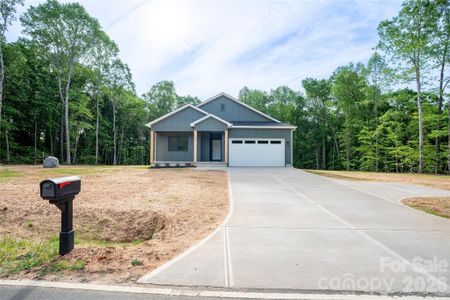 New construction Single-Family house 2426 Puetts Chapel Rd, Bessemer City, NC 28016 - image