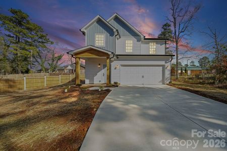 New construction Single-Family house 1301 Center St, Wadesboro, NC 28170 - image