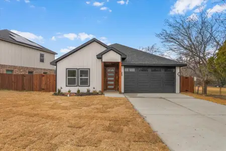 New construction Single-Family house 415 Hensley Dr, Grand Prairie, TX 75050 - image