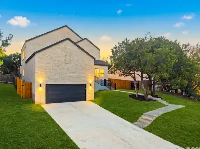 New construction Single-Family house 21006 Promontory Cir, San Antonio, TX 78258 - image
