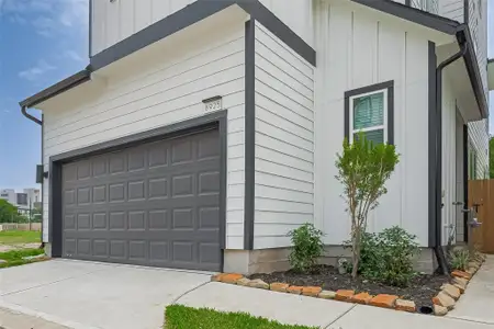 New construction Single-Family house 8925 Grovner Pl, Houston, TX 77055 - image