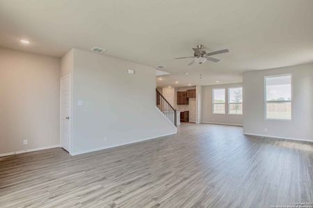 New construction Single-Family house 304 Ivy Rds, Seguin, TX 78155 The Murray H- photo 27 27