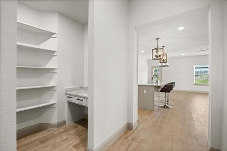 New construction Single-Family house 5707 Stonegate Cir, Granbury, TX 76048 - image 9