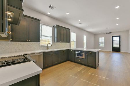 New construction Single-Family house 2515 S Houston Ave, Pearland, TX 77581 null- photo 12 12