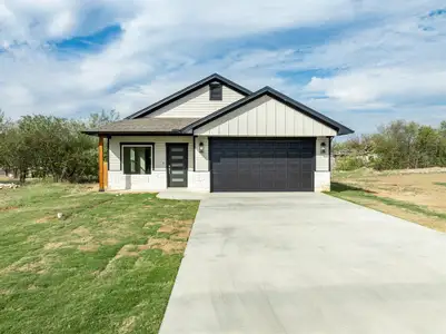 New construction Single-Family house 702 S Ivy St, Hillsboro, TX 76645 - image