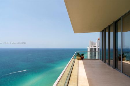 Turnberry Ocean Club Residences by Fontainebleau Development in Sunny Isles Beach - photo 10 10