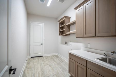 New construction Single-Family house 15615 Early Bird Ln, Conroe, TX 77302 plan Sabine 3972 - image 7