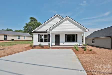 New construction Single-Family house 125 S Beaver St, Landis, NC 28088 - image