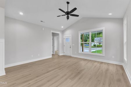 New construction Single-Family house 401 N Raiford St, Selma, NC 27576 null- photo 9 9