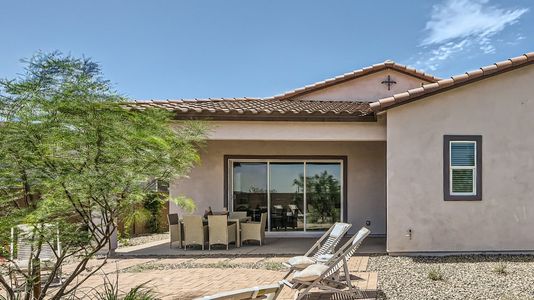 Covered patio with outdoor furniture