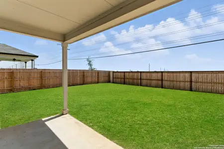 New construction Single-Family house 1560 Golden Wheat, New Braunfels, TX 78130 plan Dinero - image