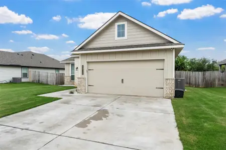 New construction Single-Family house 6932 Sulphur Ct, China Spring, TX 76633 - image