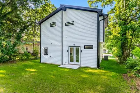 New construction Single-Family house 1835 E Taylor Ave, East Point, GA 30344 - image