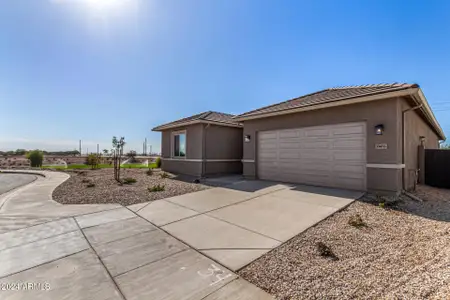 New construction Single-Family house 31476 N Hayweather Lane, San Tan Valley, AZ 85143 - photo 0